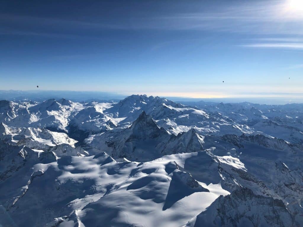 ballonvaren boven de Alpen